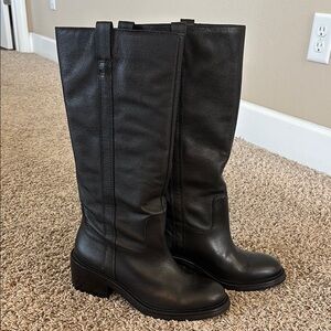 Dolce Vita Illora Boots 

Worn twice

Size 8.5 

Excellent condition